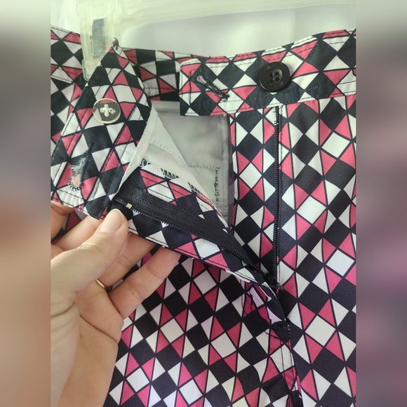 Nivo- Women's size 8- Golf Shorts- Pink, Black, White Geometric - Picture 3 of 14